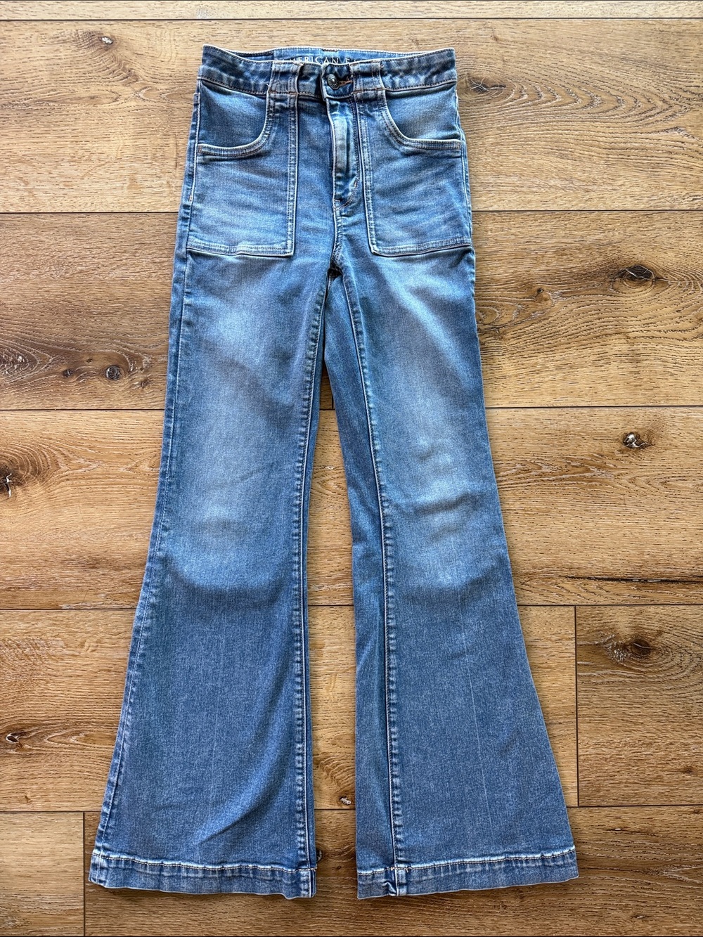 American Eagle High Rise Patch Pocket Flare Blue Medium Wash 00